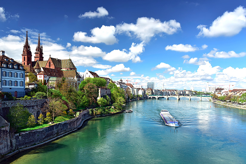 Basel am Rhein mit Münster und Stadtansicht